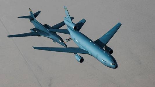 6 Pesawat Bomber Nuklir AS Dikirim Dekat RI, Ini Kata Kemlu