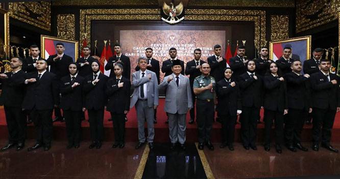 Menhan Prabowo Terima 22 Mahasiswa Palestina di Unhan RI