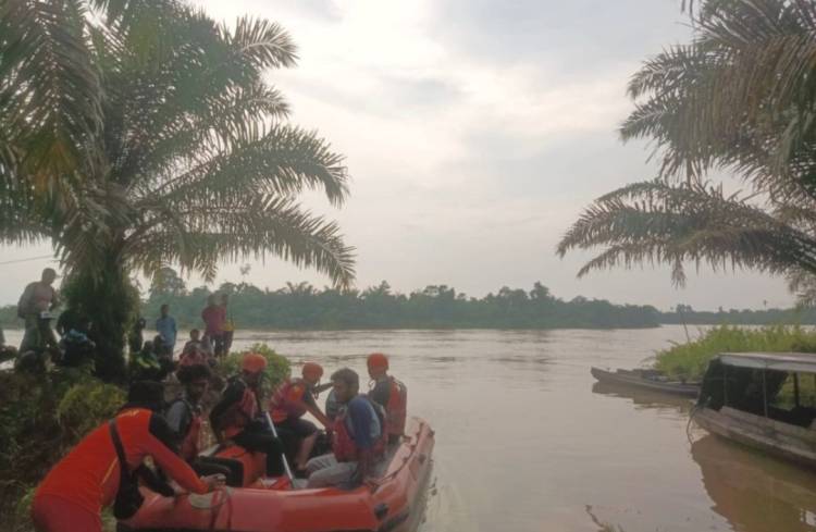Sampan Terbalik di Buluh Cina, Nelayan Hilang