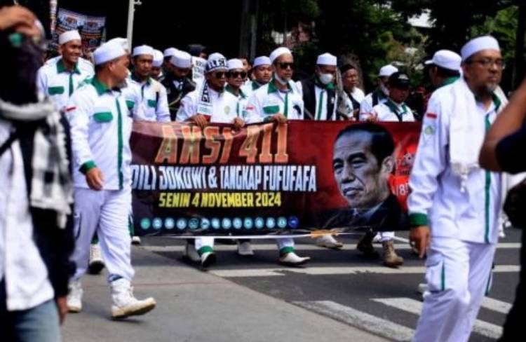 Aksi 411 di Patung Kuda, Massa Minta Adili Jokowi dan Tangkap Fufufafa