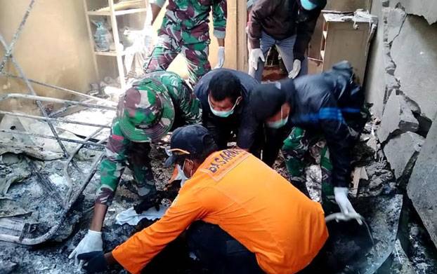TNI Siaga Bantu Korban Erupsi Gunung Lewotobi Laki-laki di Flores Timur