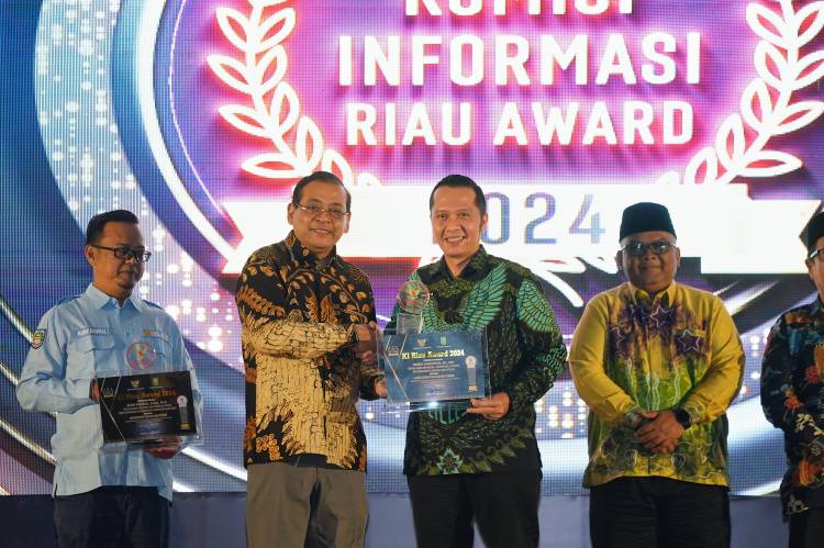 Rokan Hilir Raih Penghargaan di Tengah Tanggapan atas Tingkat Kepatuhan Badan Publik dalam Keterbukaan Informasi