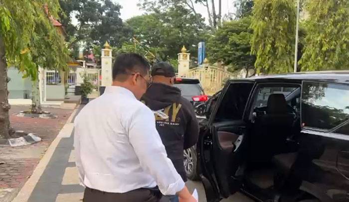 Babak Baru Pasca OTT, Sekda dan Kabag Protokol Turut Dibawa KPK Setelah Penggeledahan