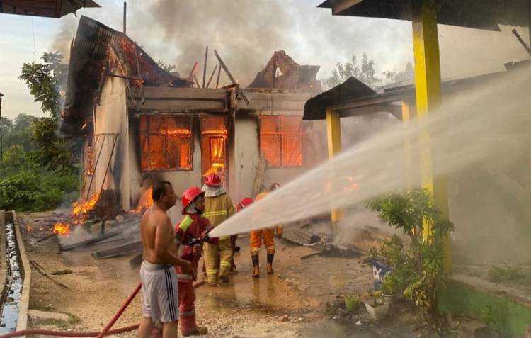 Api Hanguskan Kantin MTs Negeri 1 Dumai