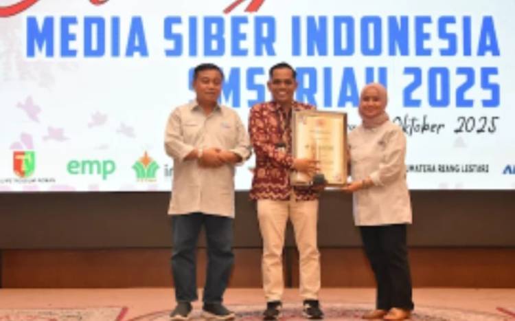 BRK Syariah Terima Penghargaan Media SMSI