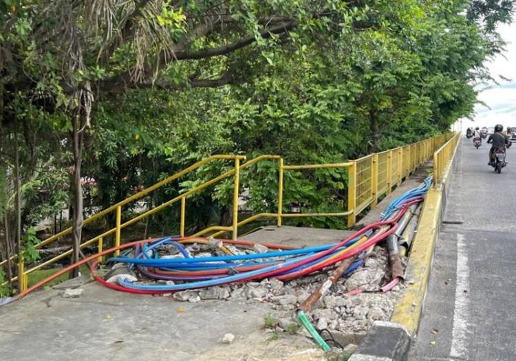 4 Kabel Liar di Jalur Pejalan Kaki Jembatan Siak I Diputus