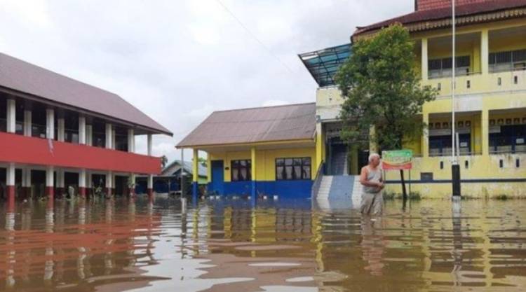 Waspadai Banjir dan Tanah Longsor!