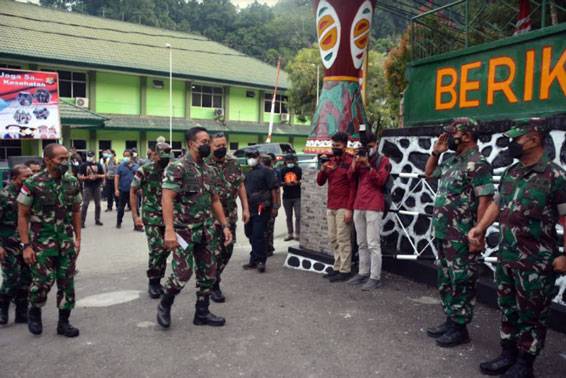 Kunjungan Perdana Panglima TNI Di Bumi Cenderawasih