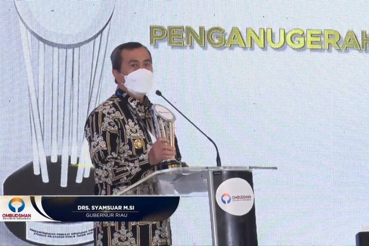 Raih Peringkat Pertama Penganugerahan Predikat Kepatuhan Tinggi Standar Pelayanan Publik 2021, Gubernur Riau Komitmen Tingkatkan Pelayanan Publik