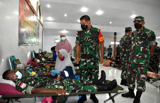 Peringati Hari Juang TNI AD, Ratusan Prajurit TNI dan Polri Ikut Donor Darah