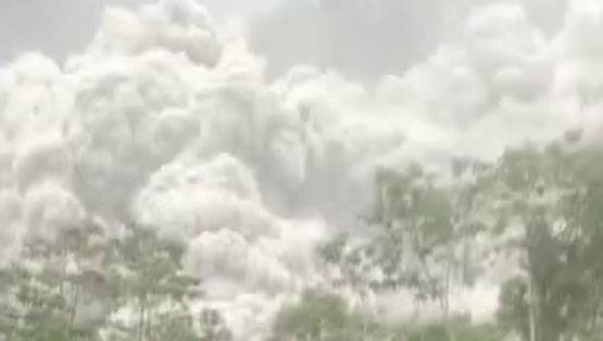 Warga Panik, Begini Kronologi Letusan Gunung Sumeru