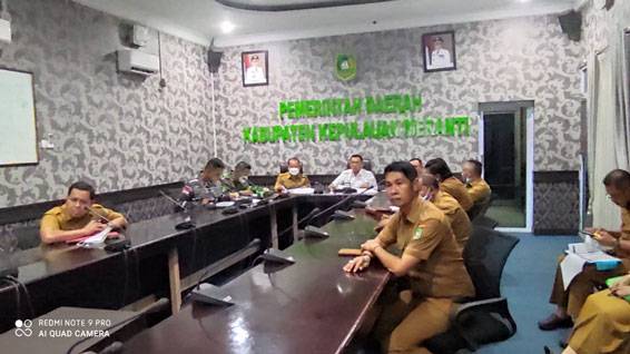 Kejar Target Vaksinasi 70 persen, Bupati Zoom Meeting Dengan Camat dan Kades se Kepulauan Meranti
