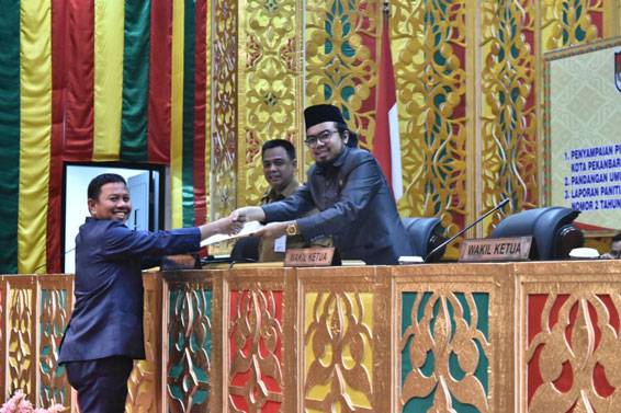 Begini Pandangan Fraksi Terhadap Ranperda Pokok-Pokok Pengelolaan Keuangan Daerah di Paripurna DPRD Pekanbaru
