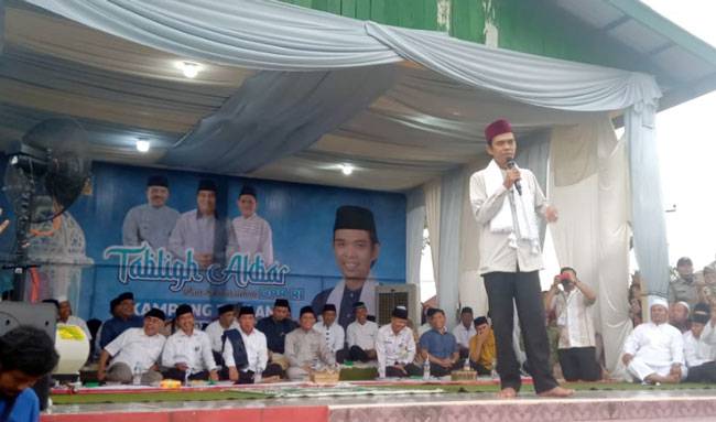 Ribuan Umat Islam Hadiri Tablig Akbar UAS di Tualang
