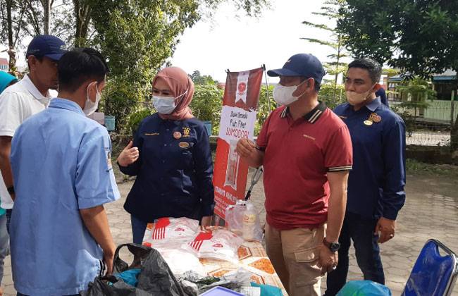 Hasil Kebun Petani Pekanbaru Dijual di Farm Mart Distankan