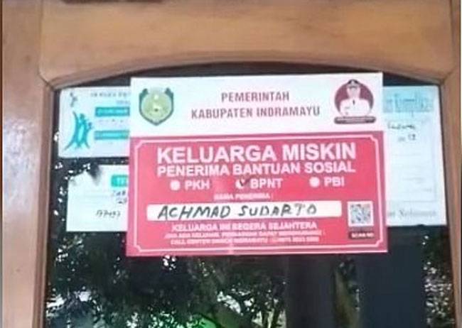 Viral, Rumah Mewah Ditempeli Stiker Penerima Bansos