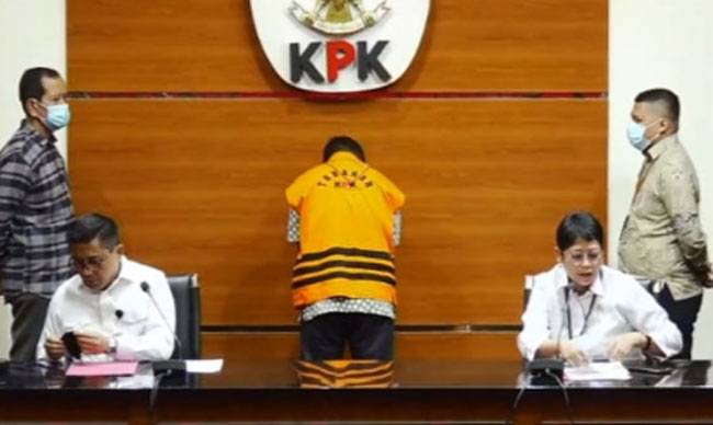 KPK Tahan Tersangka Kasus Korupsi Proyek Jalan di Bengkalis