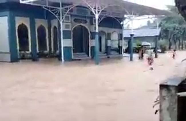 10 Kabupaten/kota di Riau Tetapkan Status Siaga Darurat Banjir dan Longsor