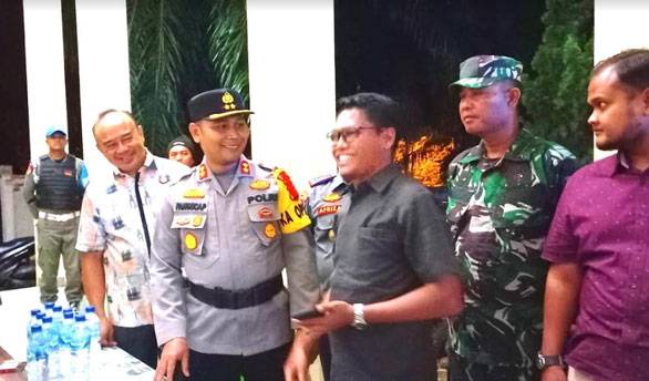 Kapolres Rohul Tinjau Gereja Saat Misa Malam Natal