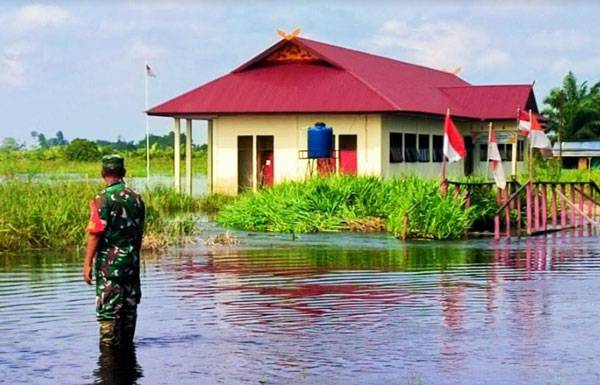 Hampir Dua Bulan Banjir Masih Genangi SMAN 2 Bonai Darussalam, Rohul