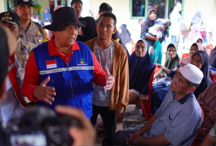 Korban Banjir di Desa Pekan Tebih Rohul Terima Bantuan