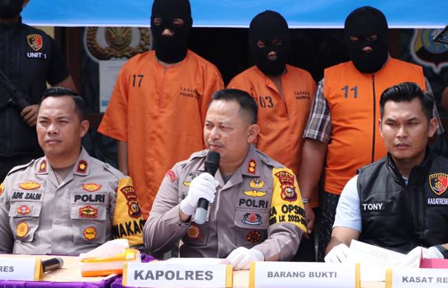 Komplotan Spesialis Pencuri Sapi Lintas Provinsi Dibekuk
