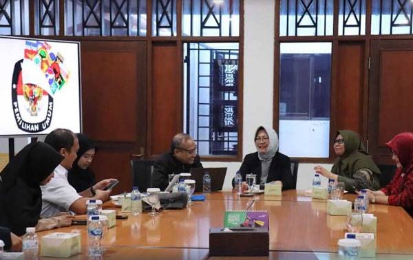 Kemunduran Peran dan Fungsi Parpol dalam Merawat Demokrasi di Indonesia