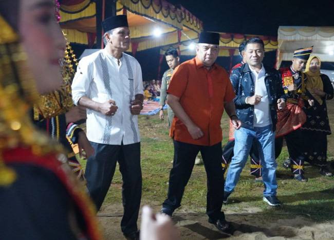 Kehadiran Edy Natar di Desa Kopah Kuansing Jadi Sejarah
