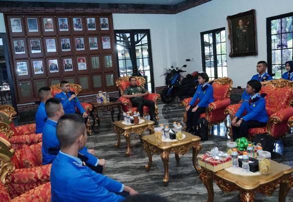 Panglima TNI Terima Kunjungan Siswa SMA TN