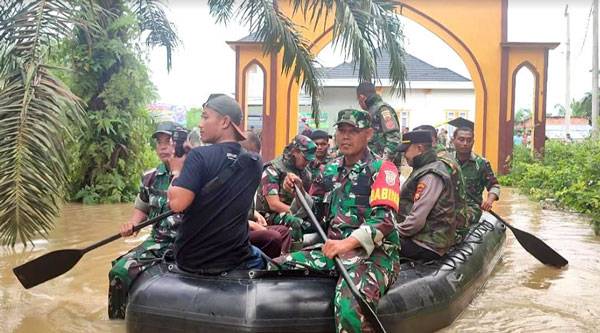 Tiga Bulan Digenangi Banjir, TNI AD di Riau Gelar Bhakti Sosial di Sontang Rohul