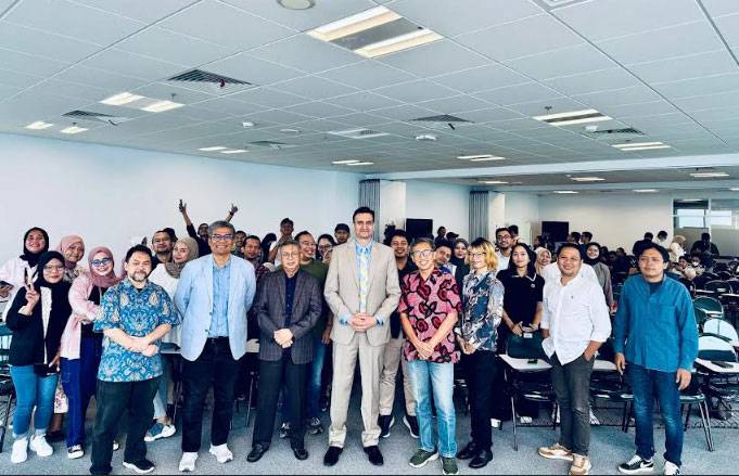 Peran Teknologi dalam Membentuk Realitas Politik: Krisis Kepercayaan