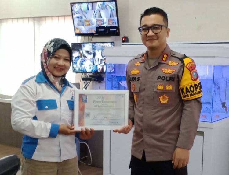 Kapolres Inhil Terima Piagam Penghargaan dari PPWI atas Dedikasi Pelayanan Masyarakat