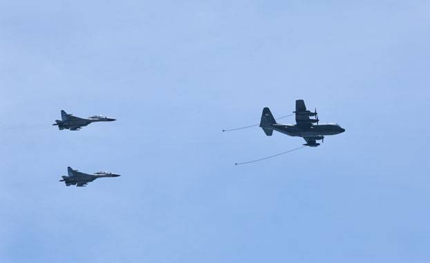 Panglima TNI Hadiri Fire Power Demo Dalam Latihan Angkasa Yudha 2024