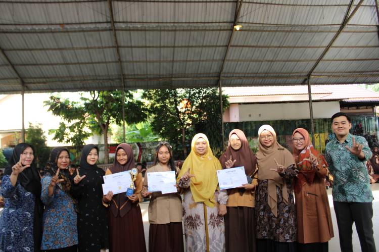 Isi Kegiatan Class Meeting, UPT SMPN 1 Bangkinang Kota Taja Lomba Menulis Cerpen