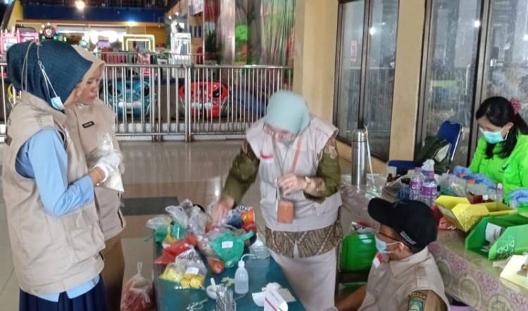 Jelang Nataru, BBPOM Temukan Puluhan Produk Pangan Bermasalah di Pasar Bawah