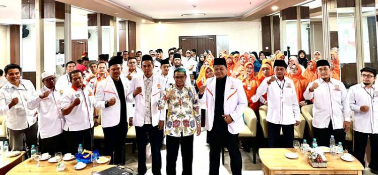 Hadiri Rakerda Tiga DPD PKS di Riau, Hendry Munief: Jangan Lukai Hati Rakyat!