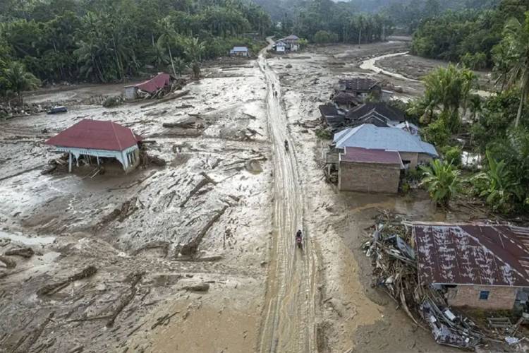 Pemda Diminta Siapkan Data Korban Banjir Sumatera untuk Pembangunan Hunian Baru