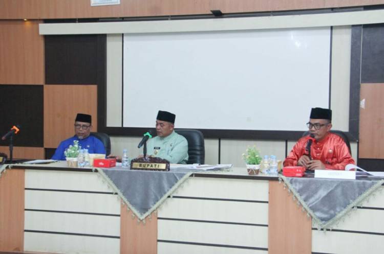Bupati Herman Pimpim Rapat Evaluasi Pembangunan Inhil