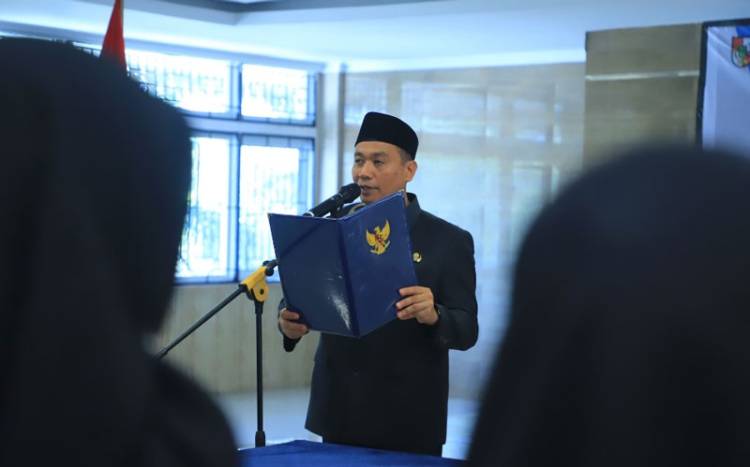 Wawako Pekanbaru Lantik 25 Pegawai Fungsional dan 14 PPPK
