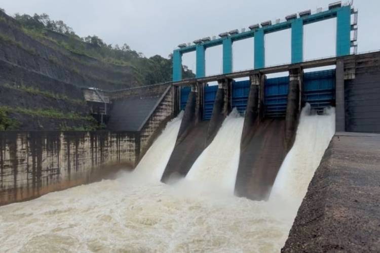 Pagi Ini Elevasi Waduk PLTA Koto Panjang Berangsur Turun