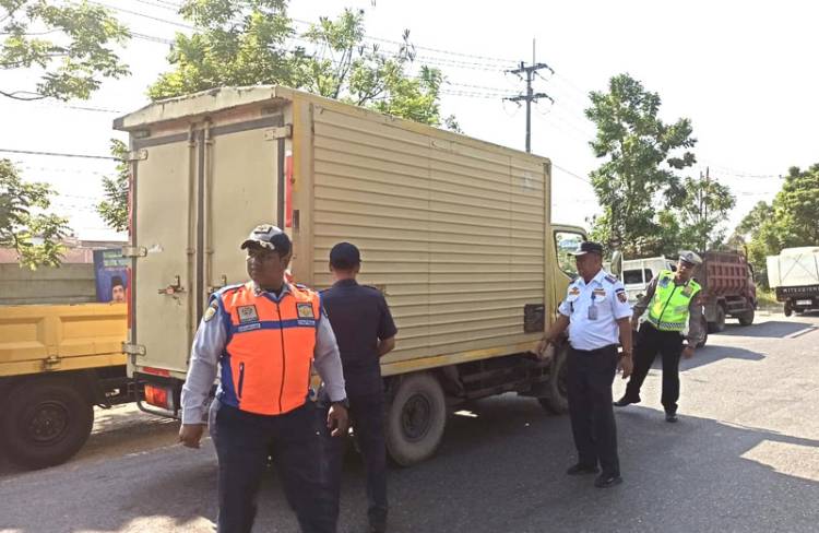 Hari Ini Pembatasan Operasional Angkutan Barang di Pekanbaru Diberlakukan
