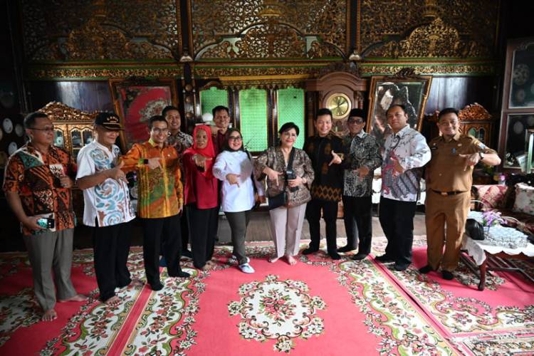 Tenun Songket Bisa Menjadi Ikon Promosi Budaya Nusantara di Pasar Global