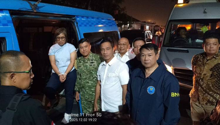 BAIS TNI&ndash;BNN Berhasil Amankan Buronan Internasional Dewi Astuti di Kamboja