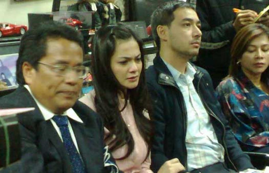 Ada Orang Ketiga dalam Rumah Tangga Cut Tari?