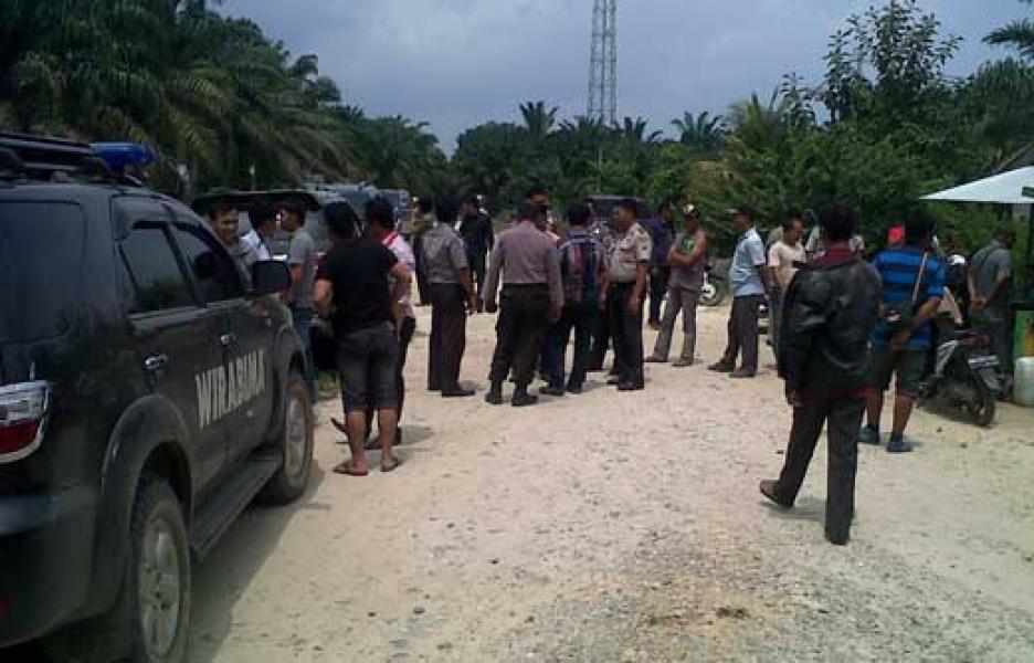 Bentrok Pecah, Satpol PP Rohul Serang Satpol PP Kampar di Lima Desa