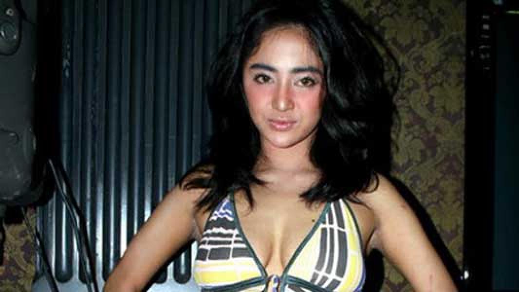 Dewi Persik Anggap Farhat Abbas Musibah