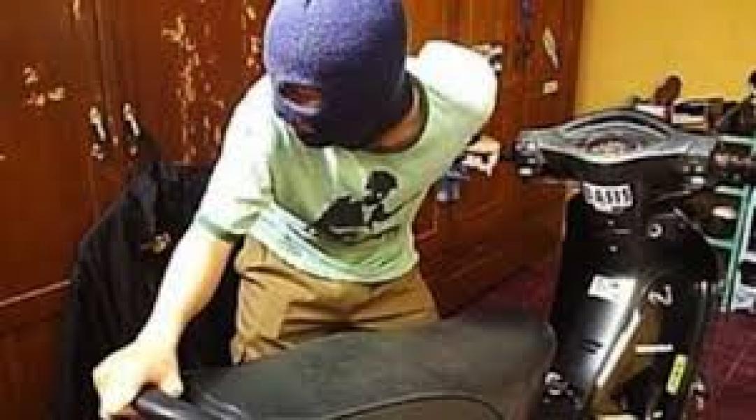Ditinggal Mandi, Sepeda Motor Lesap Diteras Rumah