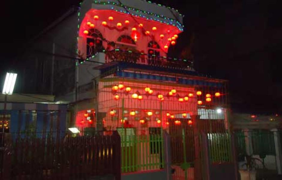 Sambut Imlek, Langit Kota Selatpanjang Dihiasi Kembang Api    