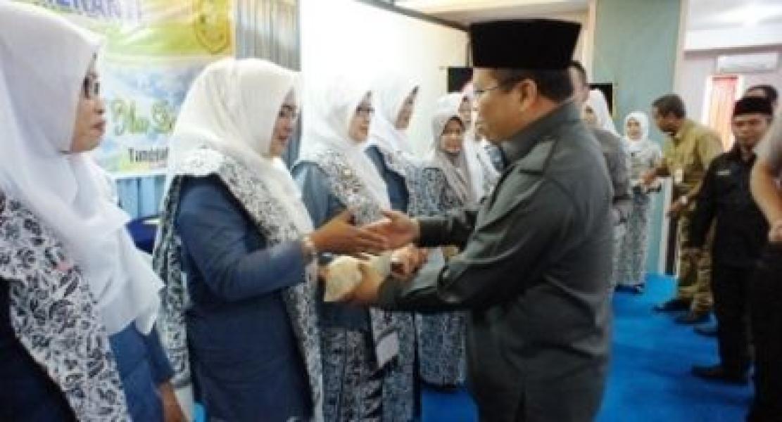 Bupati Hadiri Pelantikan IBI Kabupaten Meranti