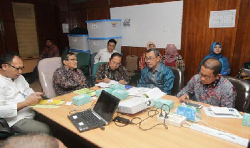 Bupati Siak Ekpos KITB di Depan Menko